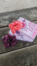 Load image into Gallery viewer, Plum scrunchie
