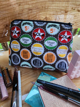 Load image into Gallery viewer, Bottle cap Make up Bag
