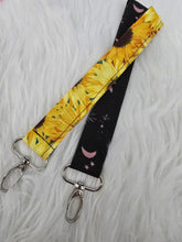 Load image into Gallery viewer, Bright sunflower key fob

