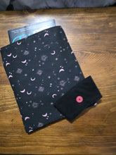 Load image into Gallery viewer, Black drink cozie
