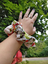Load image into Gallery viewer, Summer Flame Scrunchie
